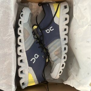 On running shoes cloudxshift men’s 10.5